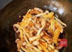 蒜蓉辣酱烩群菇的做法图解5