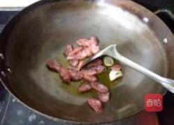 腊肠紫甘蓝的做法图解5