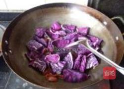 腊肠紫甘蓝的做法图解6