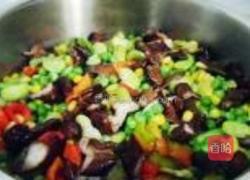 豆炒腊肥肠的做法图解6