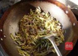 韭黄炒肉丝儿的做法图解10