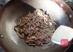 韭黄炒肉丝儿的做法图解8