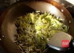 韭黄炒肉丝儿的做法图解9