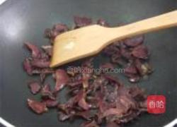 腊鸭胗焖大头菜的做法图解5