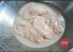 酸菜炒猪肠的做法图解3
