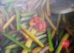 辣炒萝卜条的做法图解7