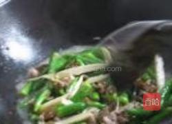 雪菜冬笋辣椒的做法图解5