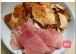 土茯苓茨实薏米煲瘦肉的做法图解2