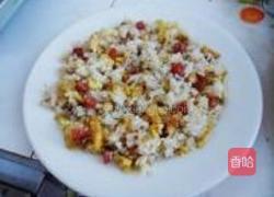 缤纷圣诞腊味炒饭的做法图解8