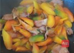 胡萝卜烧腊肉的做法图解9
