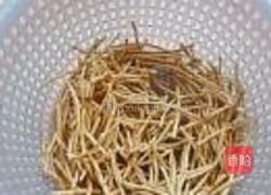 鱼腥草炒肉丝的做法图解3