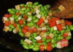 萝卜菜炒毛豆的做法图解5