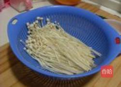 凉拌金针菇的做法图解1