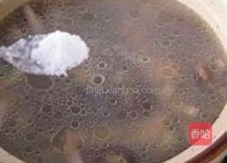 香菇黄豆凤爪汤的做法图解8
