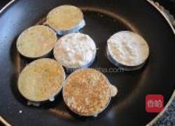 香甜煎槐花饼的做法图解8