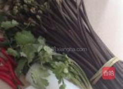 辣味蕨菜凉粉的做法图解1