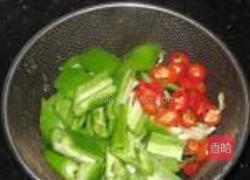 榨菜辣椒炒肉的做法图解2