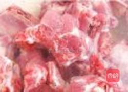 西红柿排骨煲的做法图解2