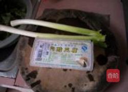 大葱炒豆腐的做法图解1