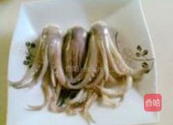 凉拌鲜鱿丝的做法图解1