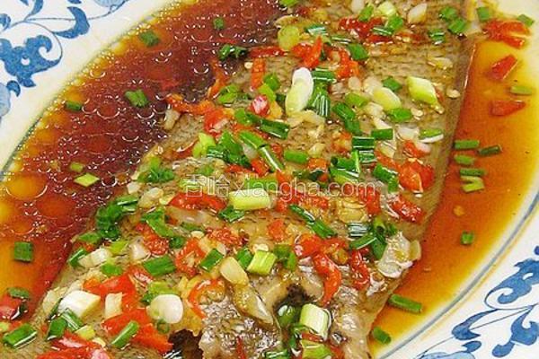 清蒸辣味方板鱼的做法_菜谱_香哈网