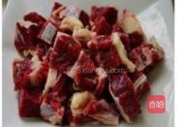 萝卜炖牛腩的做法图解1