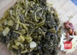 酸菜烧黄花鱼的做法图解2