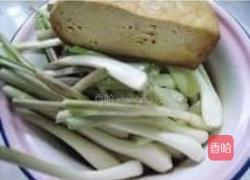 凉拌藠头香糕的做法图解1