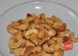 西芹炒腰果的做法图解3