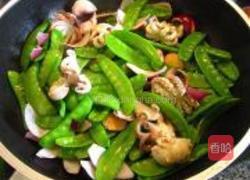 墨鱼仔炒荷豆的做法图解5