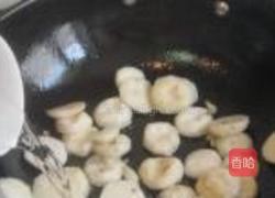 虾仁炒荸荠的做法图解6