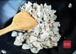 家常肥肠砂锅的做法图解2