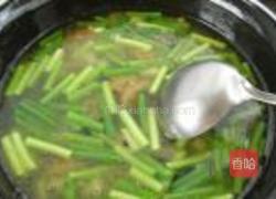 鸡蛋海米炖蒜薹的做法图解5