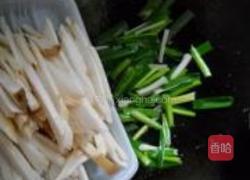 蒜苗杏鲍菇肉丝的做法图解6