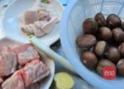 板栗烧寸排的做法图解1