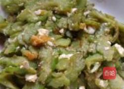 苦瓜炒咸蛋的做法图解4