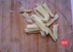 苏子叶泡菜烧鲫鱼的做法图解3