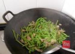 青蒿炒腊肉的做法图解8