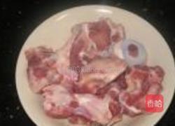 紫淮山猪骨汤的做法图解1