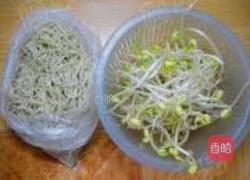饭煲麻辣豆芽焖面的做法图解1