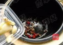 饭煲麻辣豆芽焖面的做法图解4