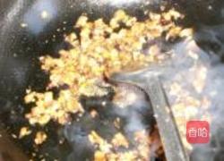 香菇芽菜煸芸豆的做法图解6