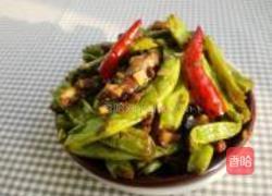 香菇芽菜煸芸豆的做法图解8