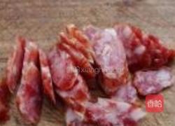 腊肠炒油菜的做法图解2