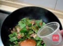 猪肉焖扁豆的做法图解4