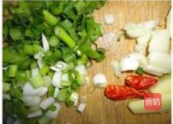 洋葱焖马鲛鱼的做法图解2