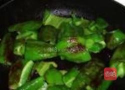 虎皮尖椒炒藕片的做法图解4