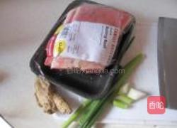 土豆烧牛腩的做法图解1