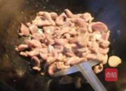 青椒茭白炒鸡肫的做法图解5