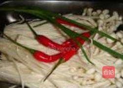 白灼金针菇的做法图解1